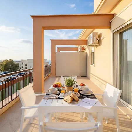 Skyline Mirjana - Cozy With Terrace Appartement Bari